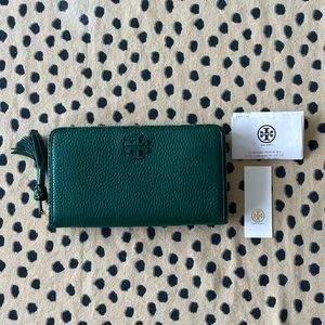 Authentic Tory Burch Norwood Taylor Zip Continental Wallet